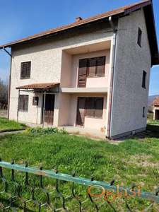 Kuća i pomoćna zgrada sa velikim placem blizu Vrnjačke Banje, Štulac